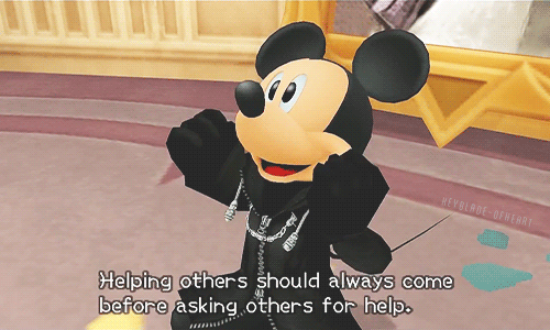 Mickey Mouse helping others Kingdom Hearts 3